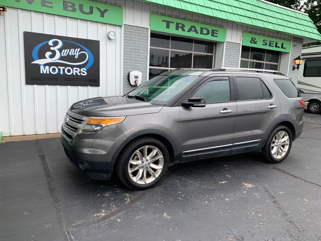 2012 Ford Explorer XLT's photo